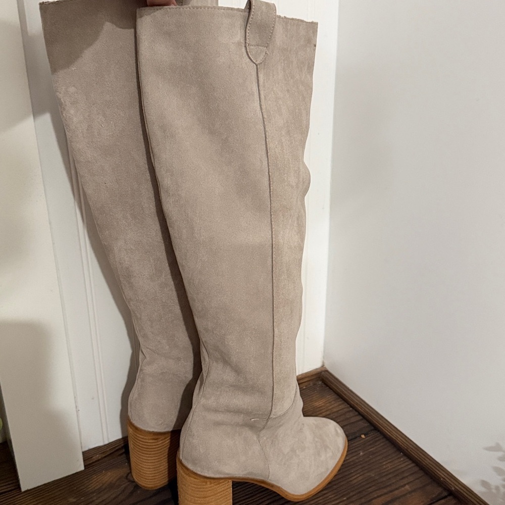NWT Vici Saint Soft Sueded Tan Block Heel Knee-High Boots - Picture 6 of 11